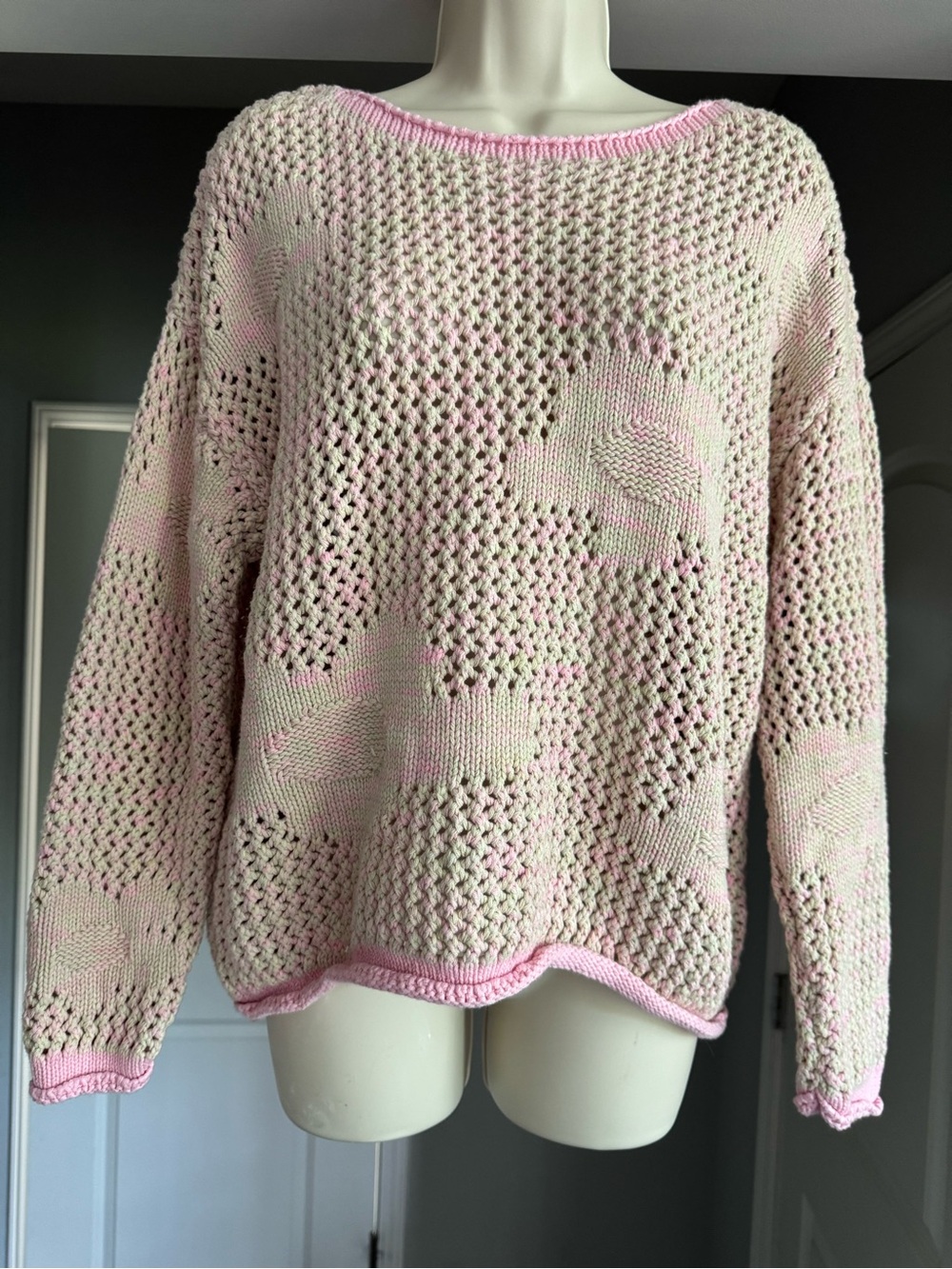 Fate Open-Knit Light Pink Cream Scoop Neck Floral Sweater Small EUC Cotton Blend